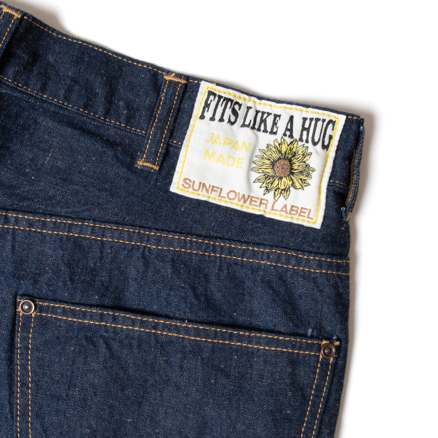 FIT'S LIKE A HUG JEANS