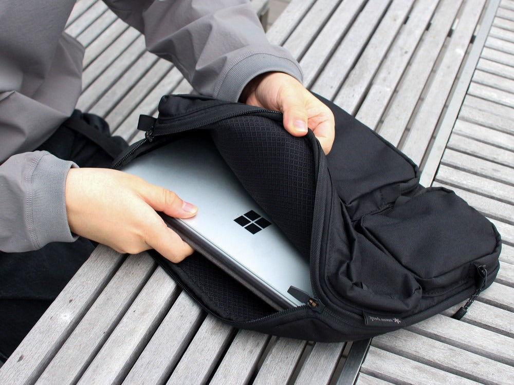 SNOW PEAK EVERYDAY USE LAPTOP CASE - BLACK