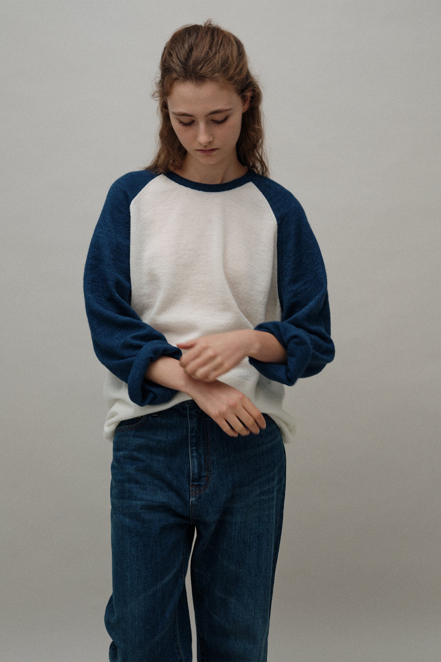 NOTHING WRITTEN PALIE RAGLAN PULLOVER - IVORY/ BLUE