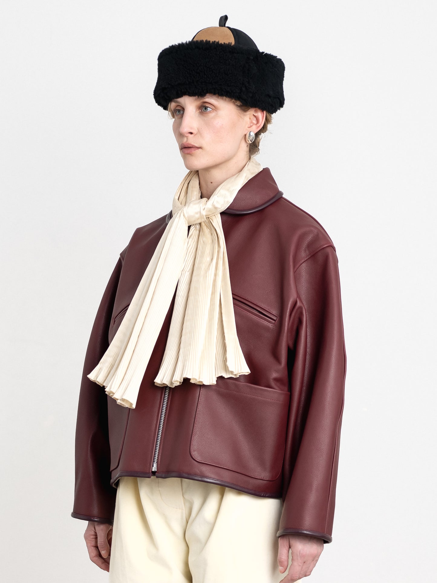 CAWLEY SILK DUPION PLEATED SCARF - IVORY