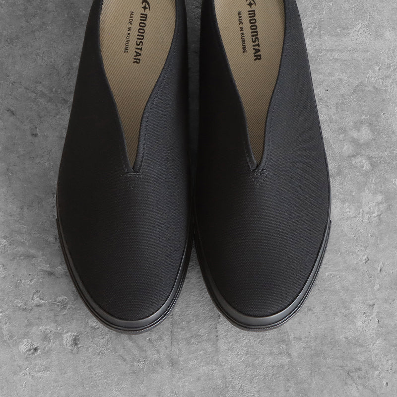 SLIT MULE - BLACK MONO