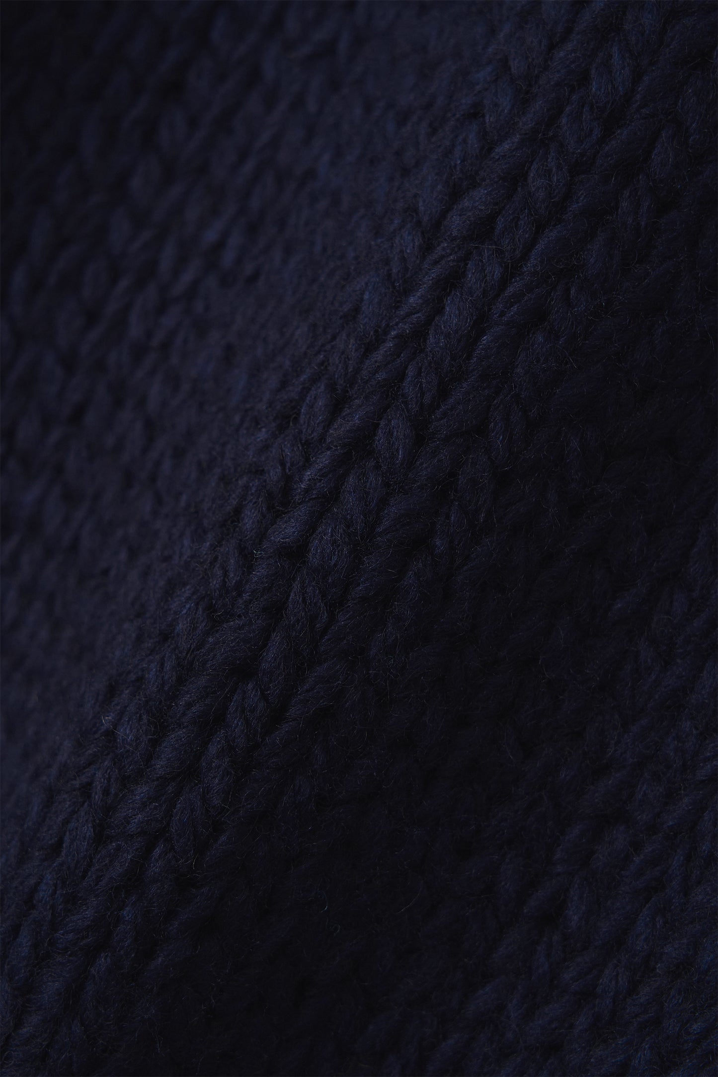 NOTHING WRITTEN WIDE V-NECK SWEATER - NAVY