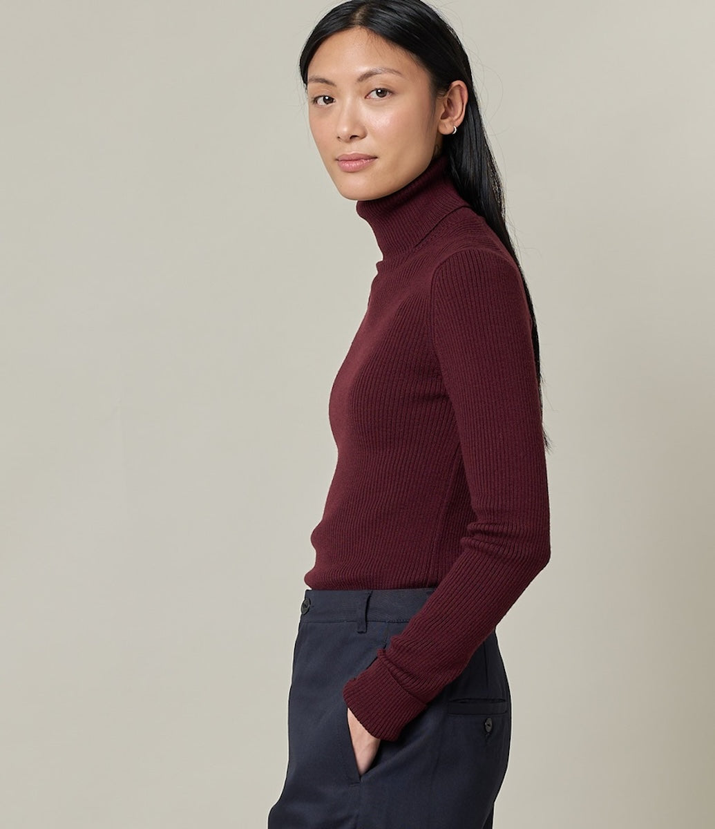 MERZ B. SCHWANEN WOMEN'S MERINO TURTLENECK PULLOVER - PLUM
