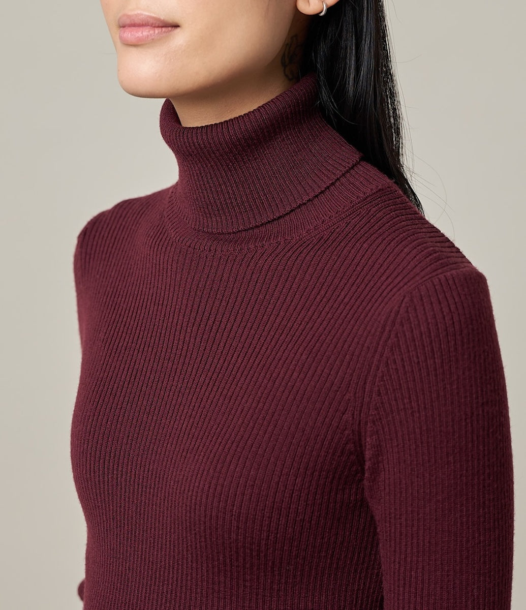 MERZ B. SCHWANEN WOMEN'S MERINO TURTLENECK PULLOVER - PLUM