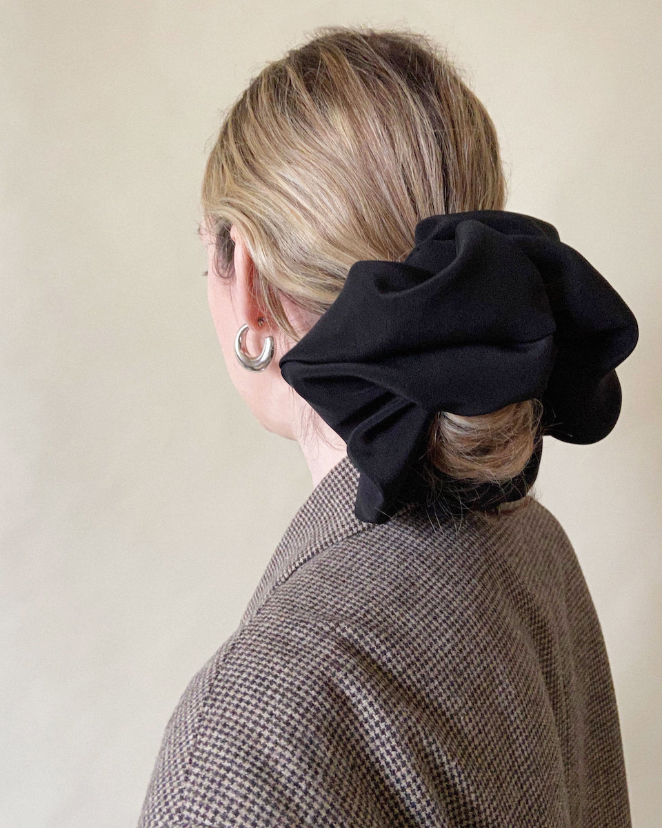 A BRONZE AGE - SILK SCRUNCHIE - BLACK