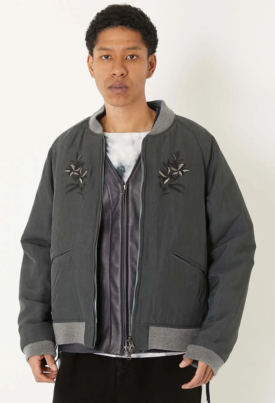 BLUE BLUE JAPAN 'HANA NI TORA' REVERSIBLE SOUVENIR JACKET - BLACK