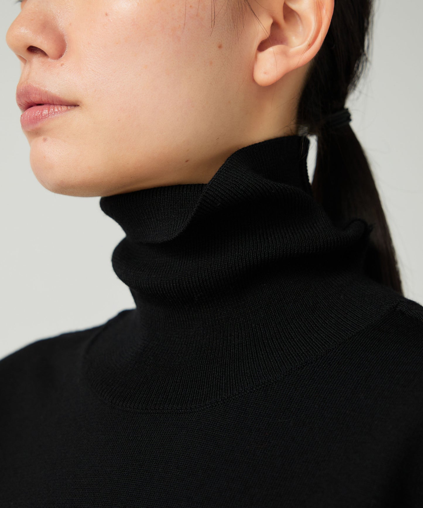 SNOW PEAK WASHABLE WOOL TURTLENECK KNIT - BLACK