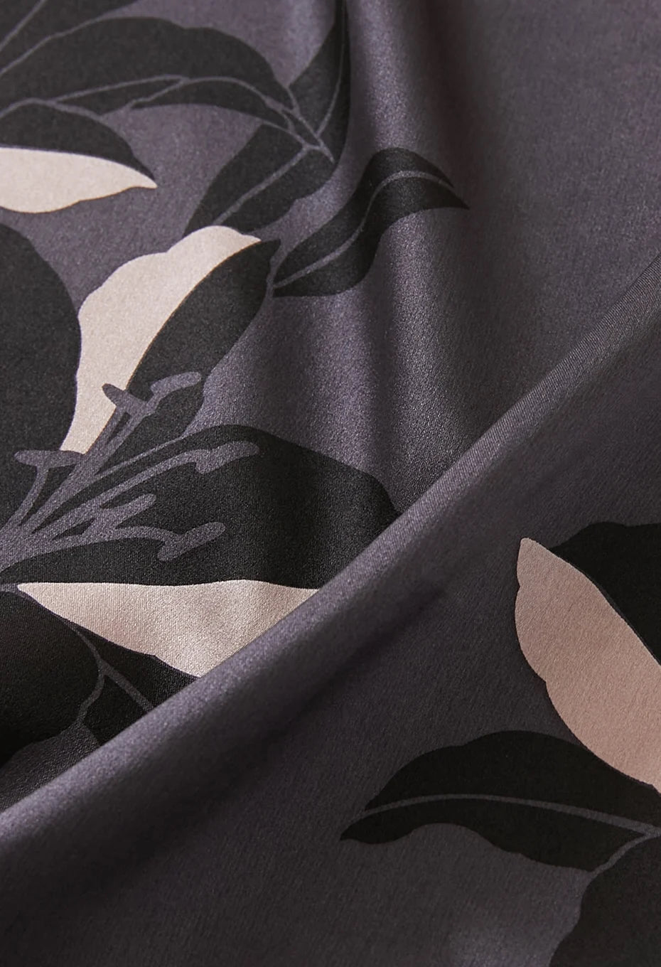 BLUE BLUE JAPAN CASABLANCA LILY SILK BANDANA - BLACK