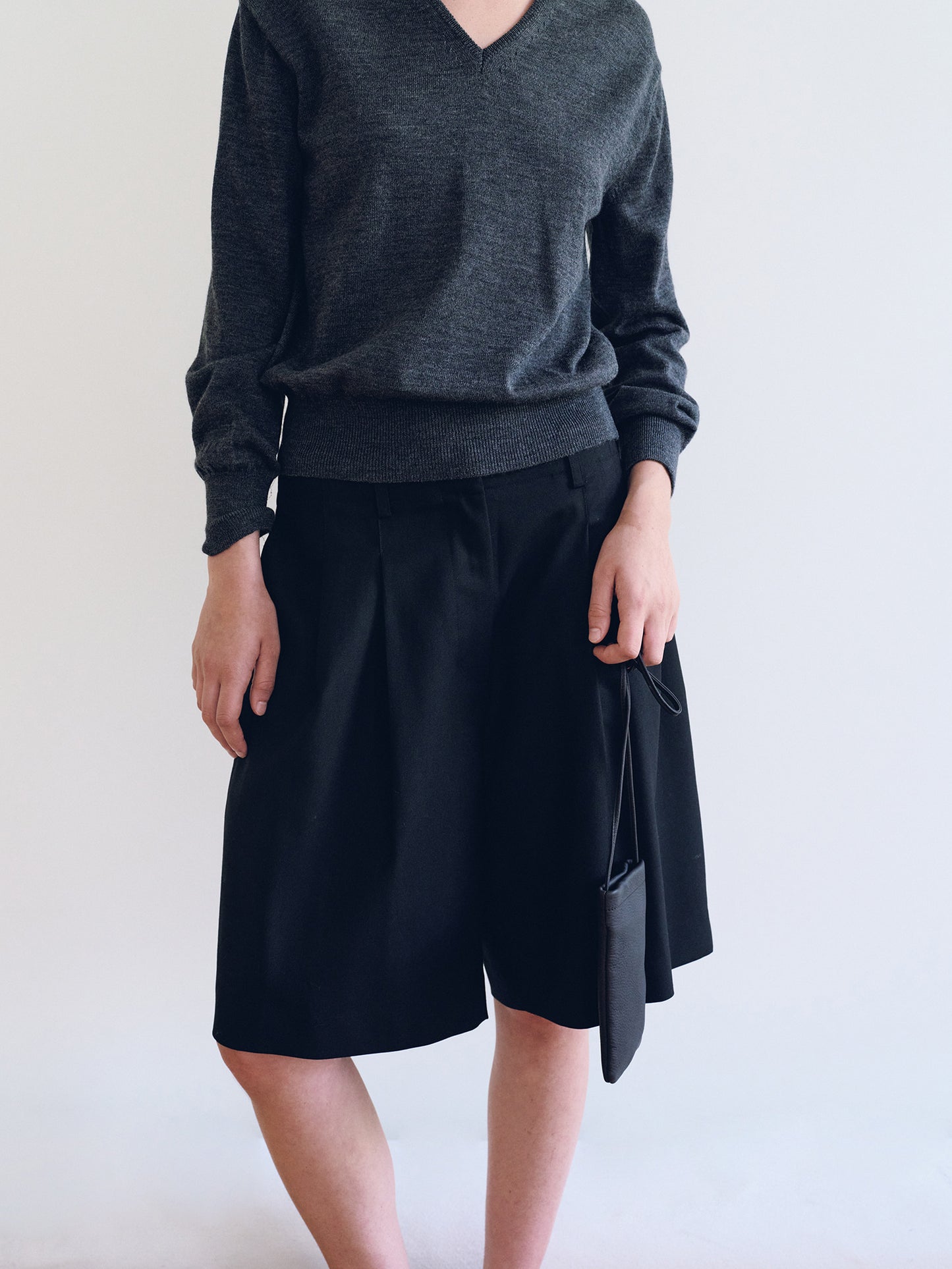 NOTHING WRITTEN SERENE TAILORED SHORTS - BLACK