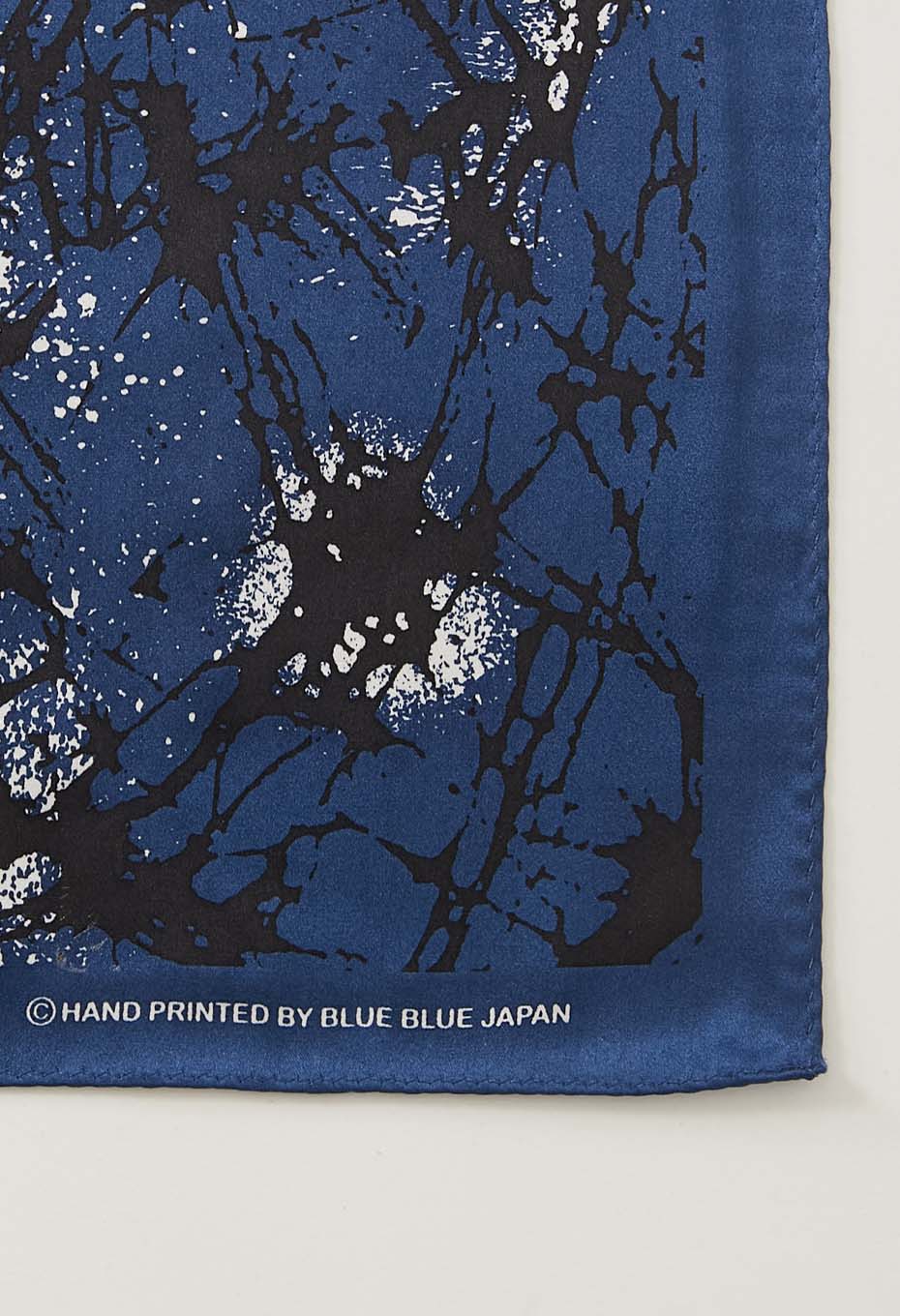 BLUE BLUE JAPAN GLASS PATTERN SILK BANDANA - NAVY