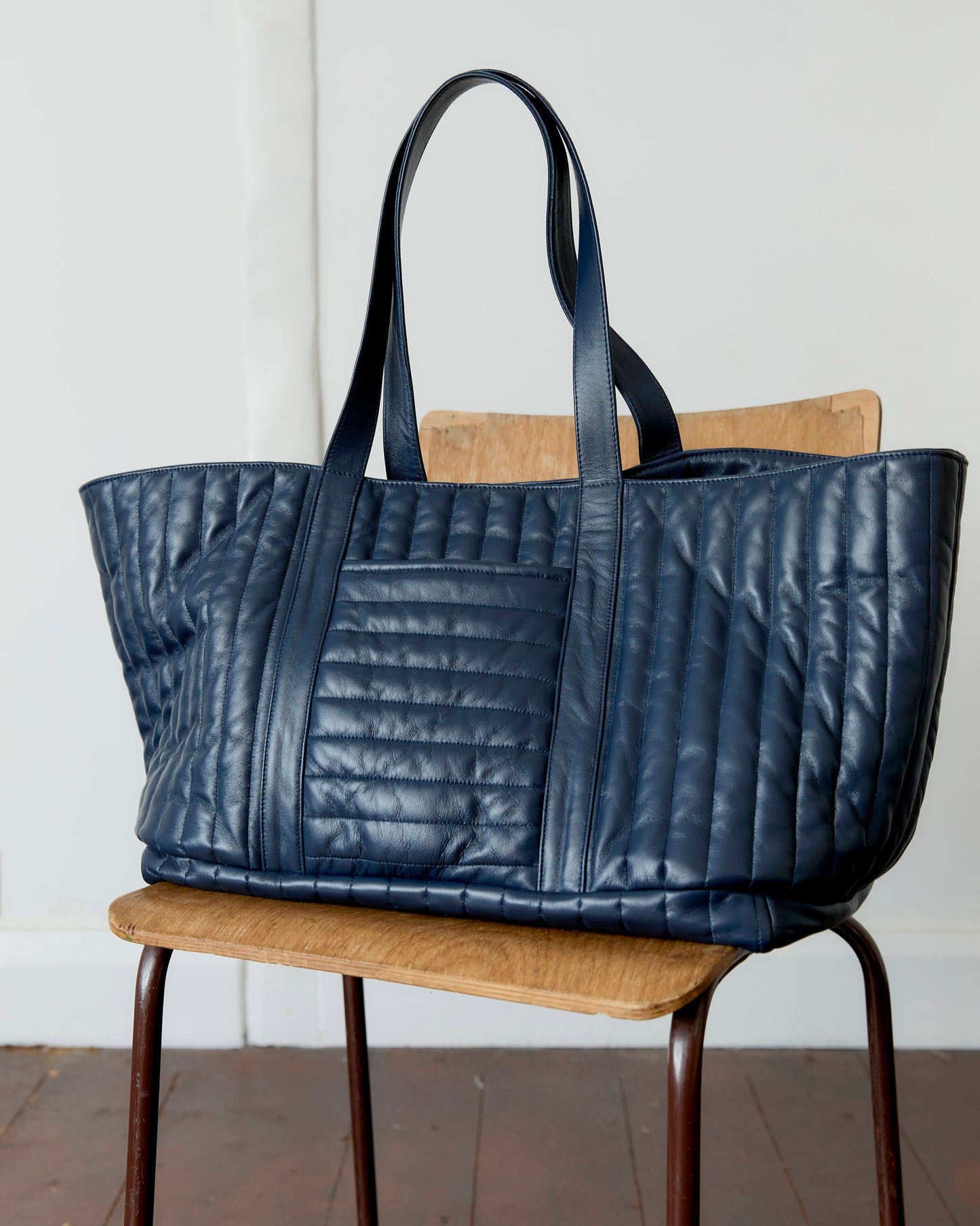 CAWLEY QUILTED NAPPA LARGE TOTE BAG W/ COIN PURSE - NAVY
