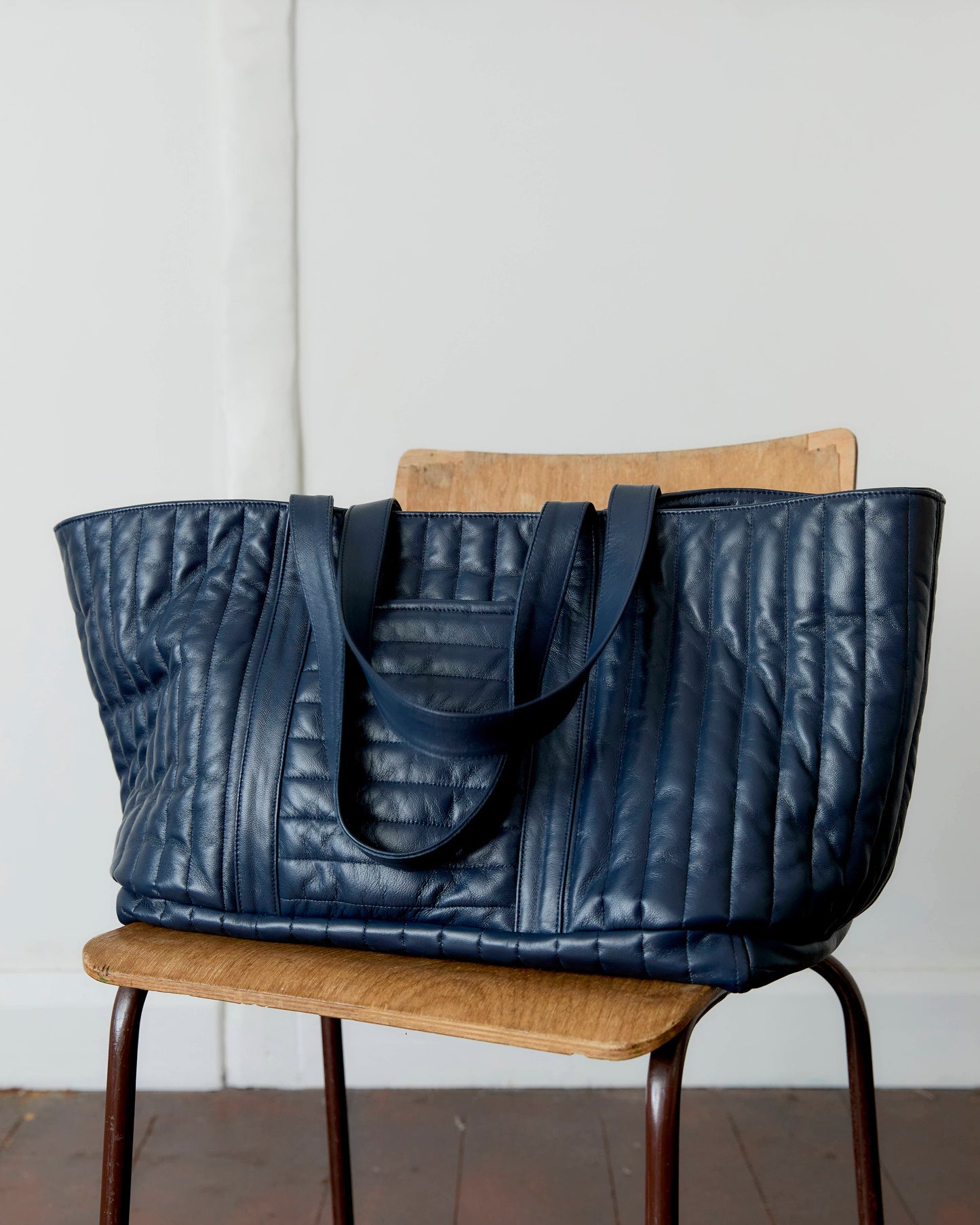 CAWLEY QUILTED NAPPA LARGE TOTE BAG W/ COIN PURSE - NAVY