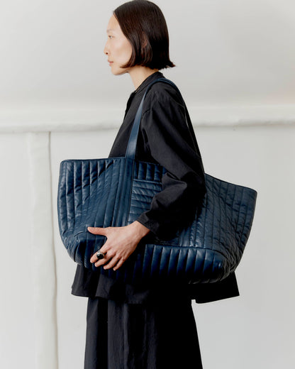 CAWLEY QUILTED NAPPA LARGE TOTE BAG W/ COIN PURSE - NAVY