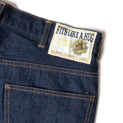 FIT'S LIKE A HUG JEANS