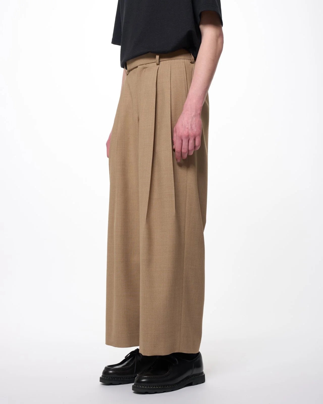 MARKA DOUBLE PLEATED BAGGY TROUSERS - BEIGE