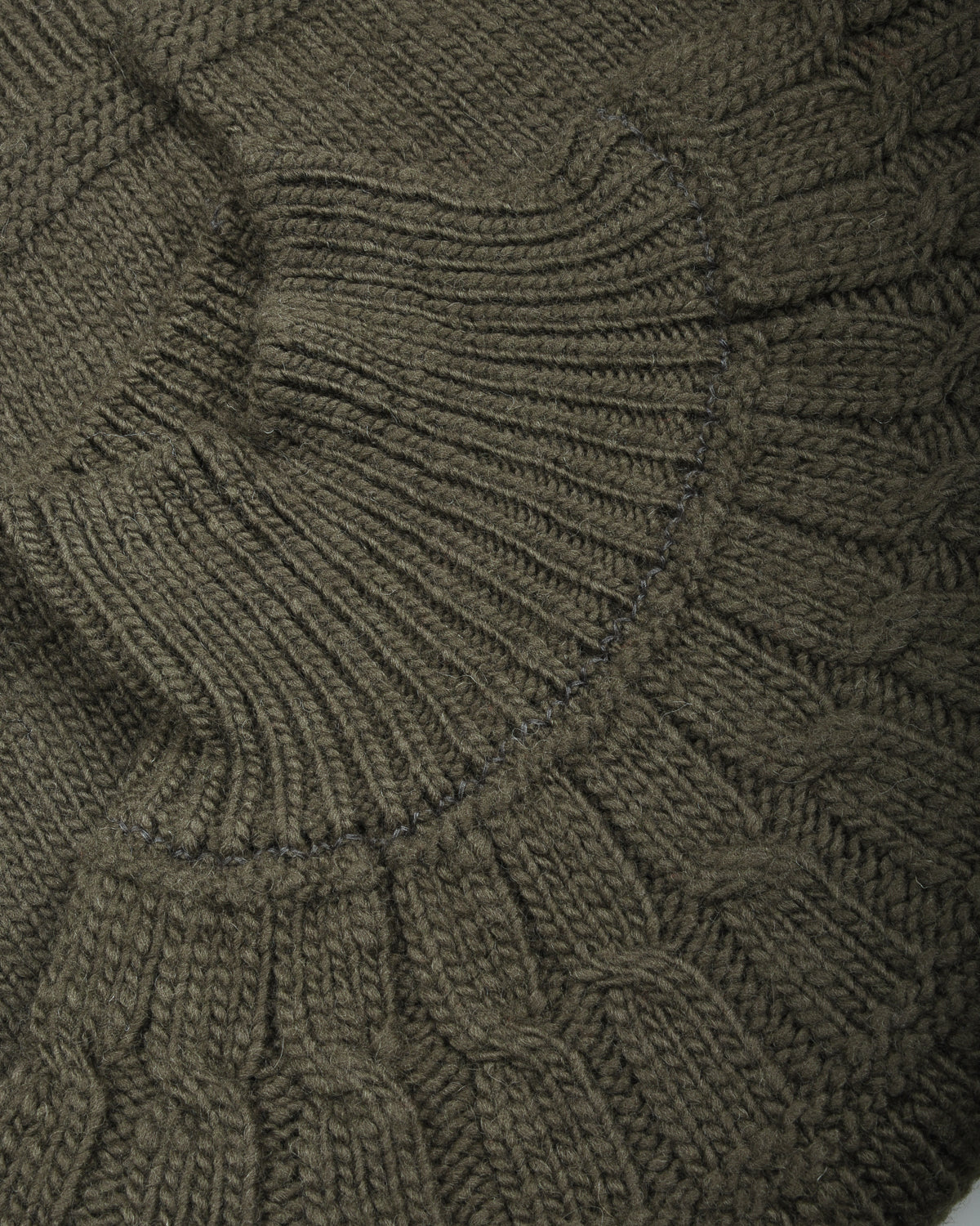 BATONER SPREAD ARAN TURTLE NECK - OLIVE