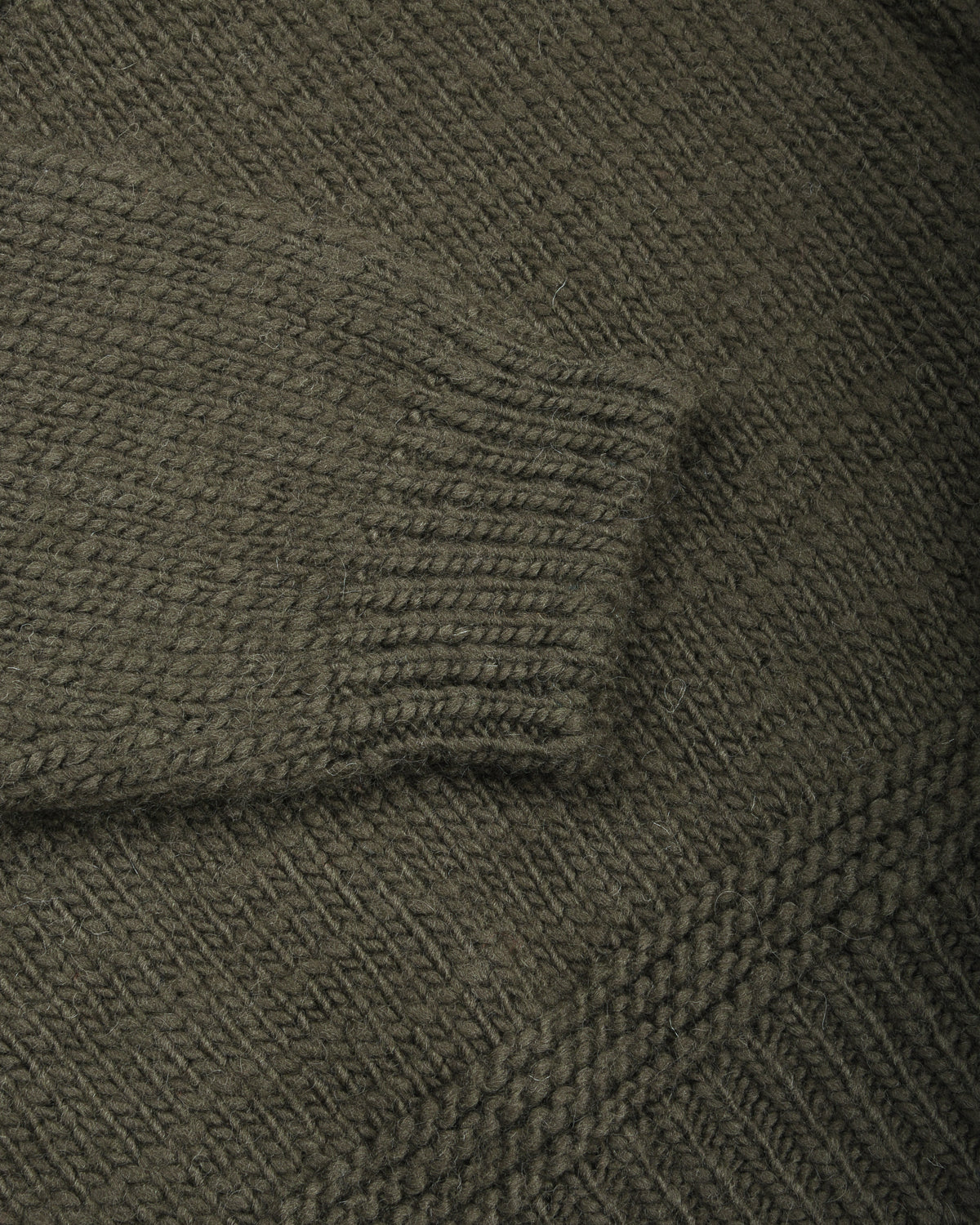 BATONER SPREAD ARAN TURTLE NECK - OLIVE