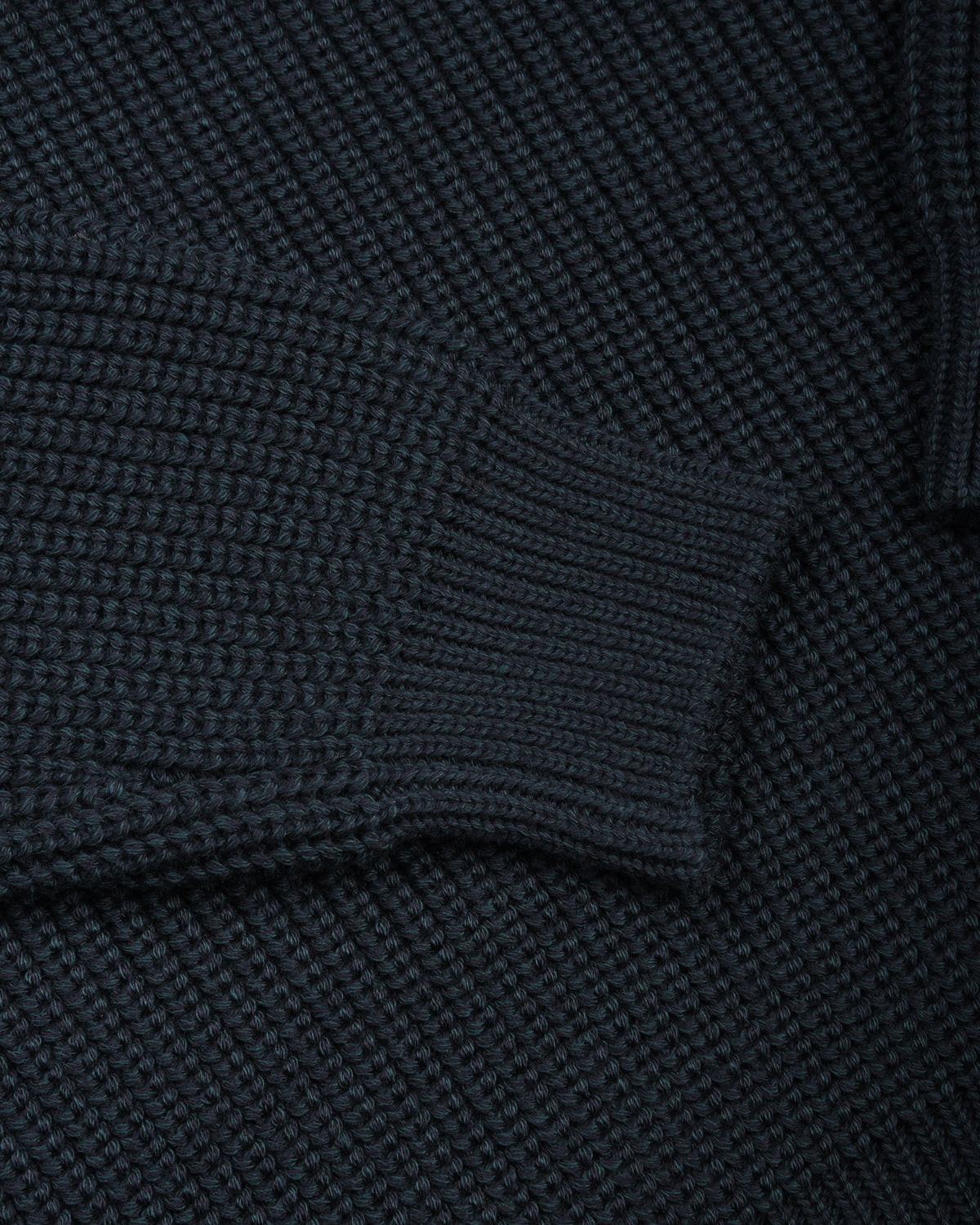 BATONER WOOL SIGNATURE CREW NECK - DARK GREEN x NAVY