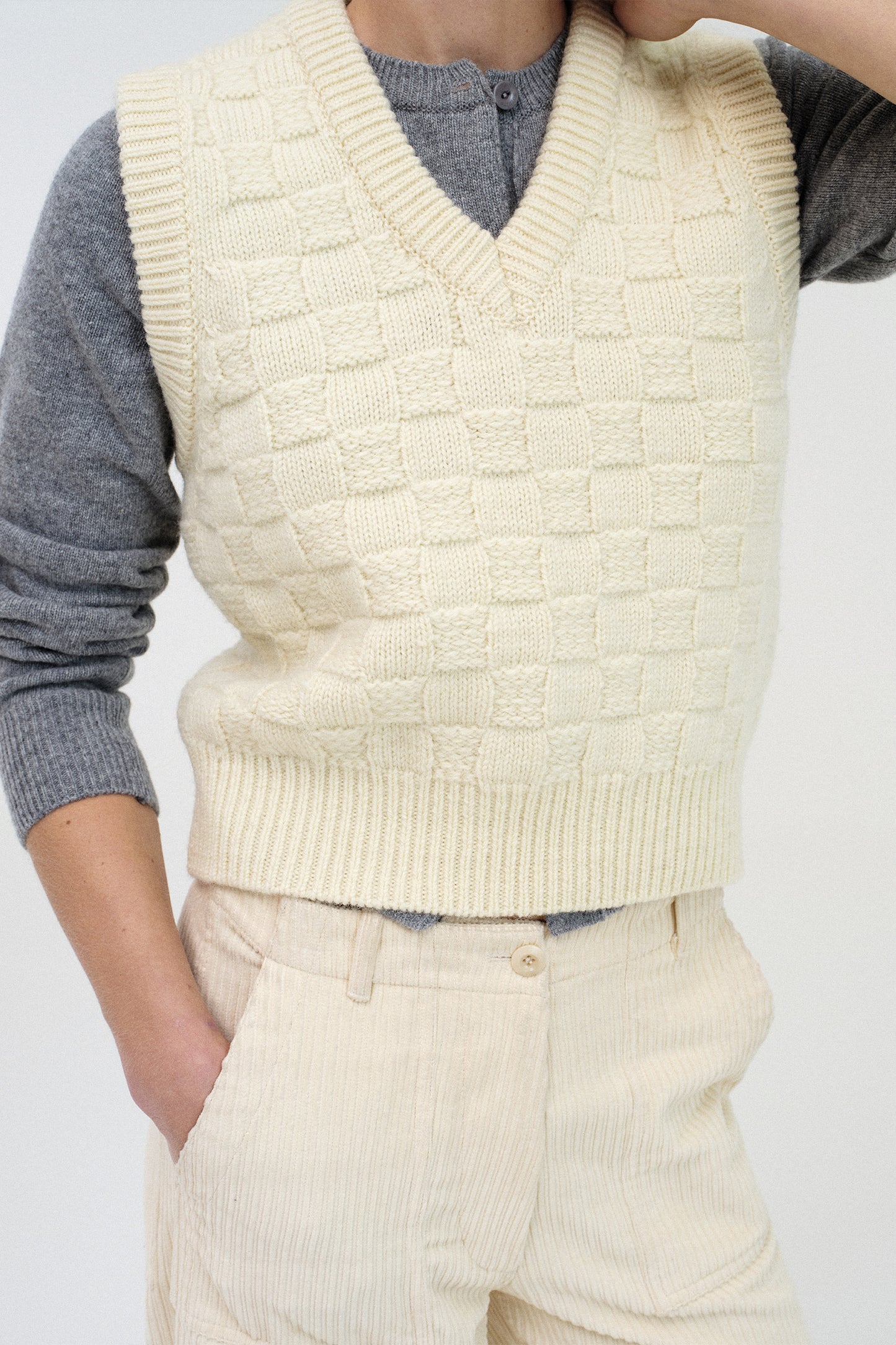 NOTHING WRITTEN CHESS WOOL VEST - IVORY