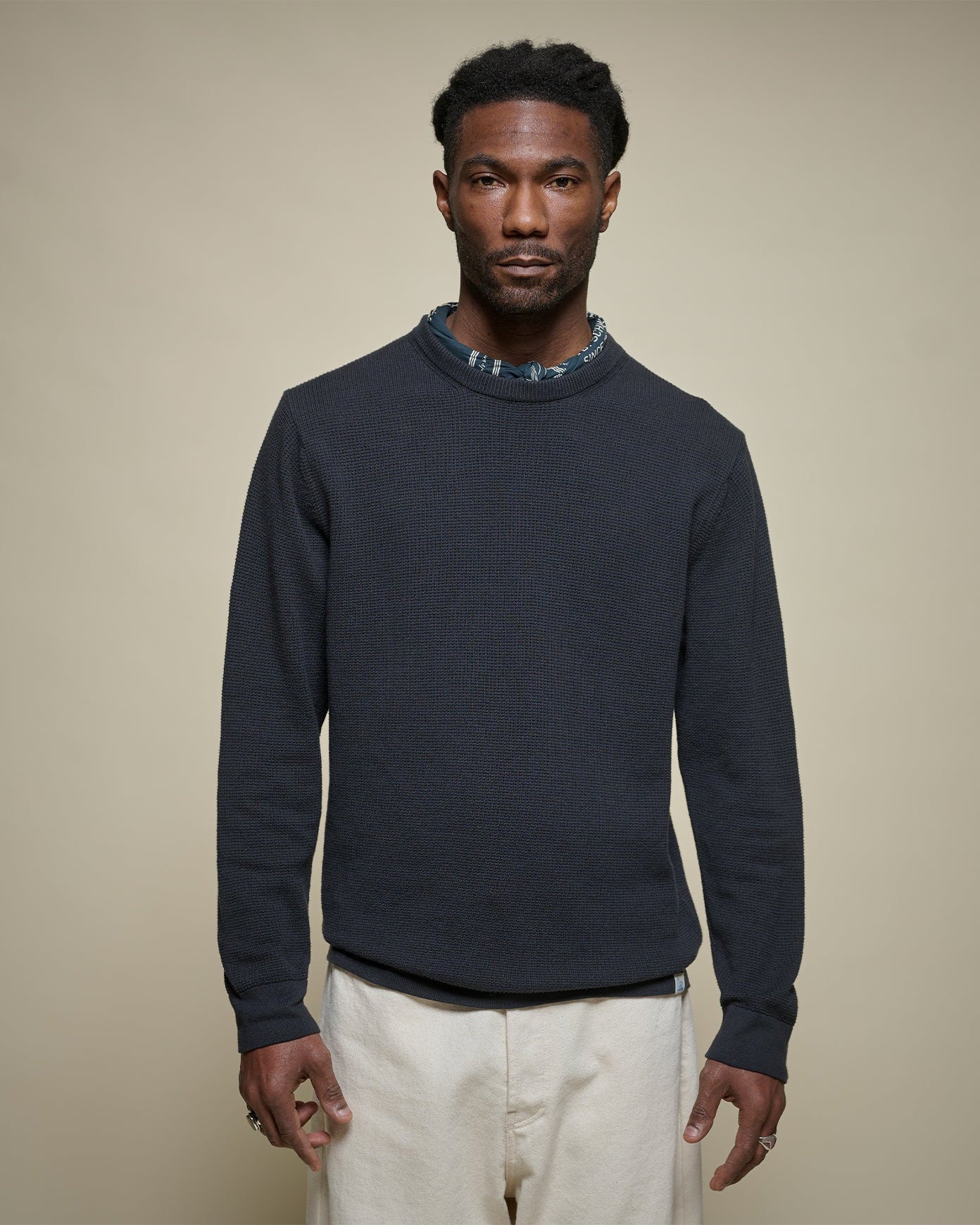 MERZ B. SCHWANEN LIGHTWEIGHT WAFFLE KNIT SWEATER - CHARCOAL