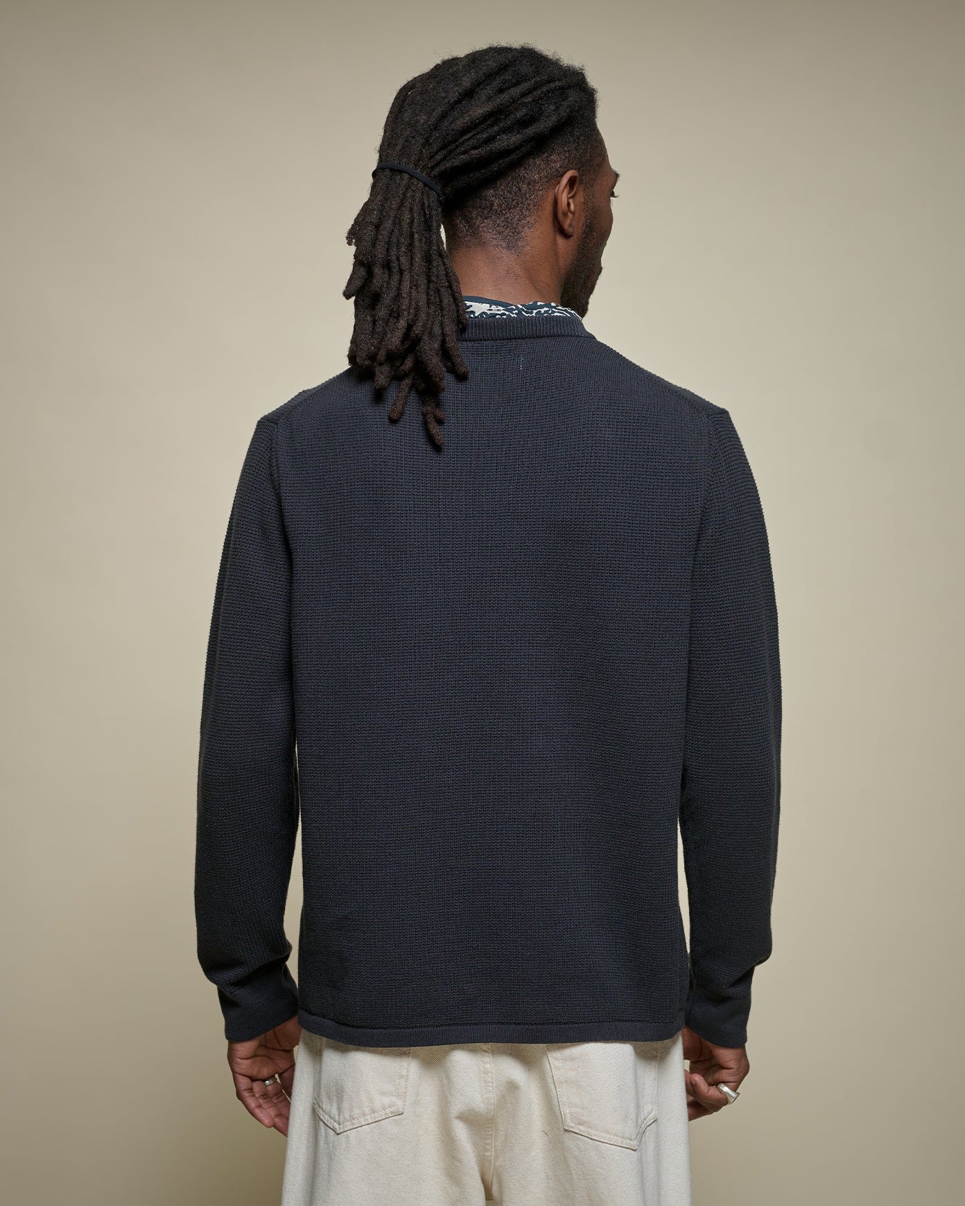 MERZ B. SCHWANEN LIGHTWEIGHT WAFFLE KNIT SWEATER - CHARCOAL