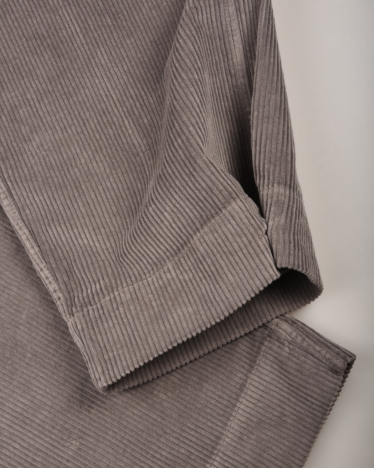 GRÅBRODERN EKE CHINO - WIDE CORDUROY - STEEL GREY