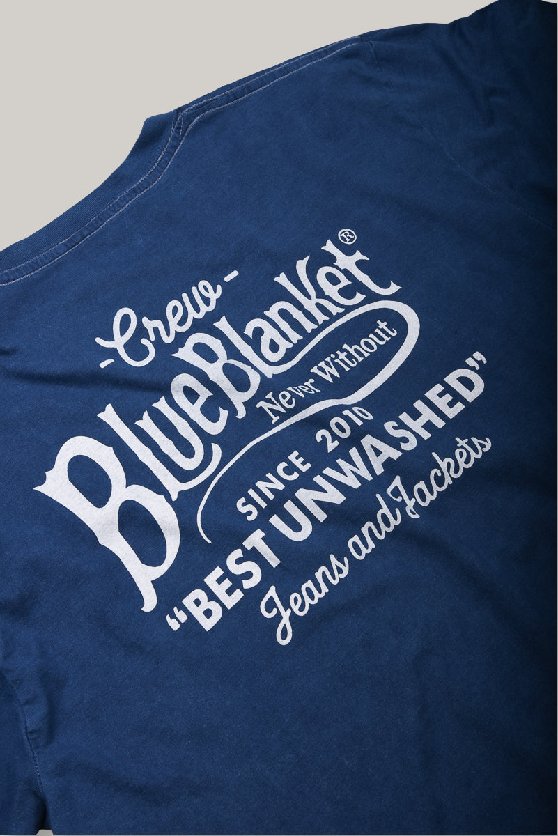 BLUE BLANKET JEANS TUBULAR LOGO T-SHIRT - INDIGO
