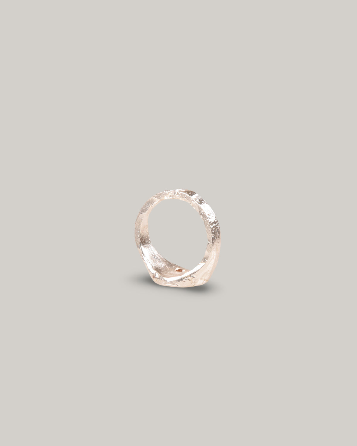 THE OUZE RAW ORANGE SAPPHIRE ROUND SIGNET - STERLING SILVER