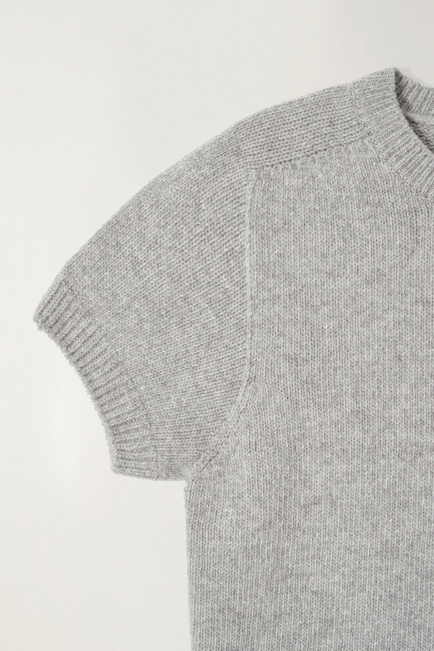 NOTHING WRITTEN PUNO SHORT SLEEVE KNIT - GREY