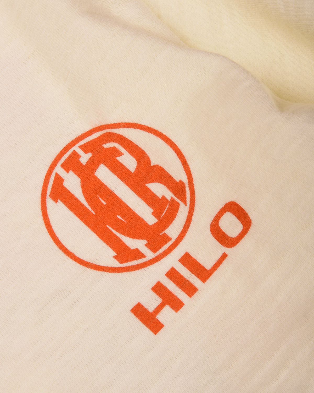 HILO RAILROAD LOGO TEE - OFF WHITE