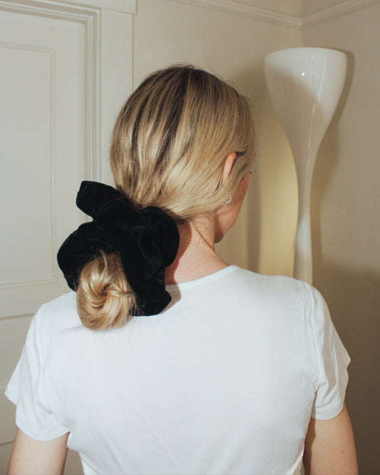 A BRONZE AGE - VELVET SCRUNCHIE - ECLIPSE VELVET