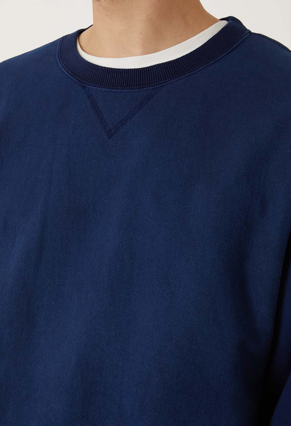 BLUE BLUE JAPAN KNITTED ORGANIC COTTON SWEAT HAND DYED CREW NECK PULLOVER - INDIGO
